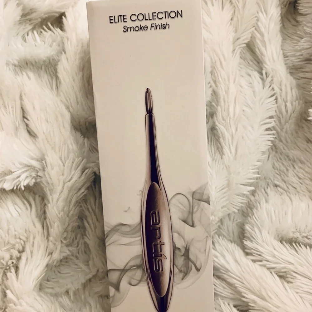 Elite collection linear 1 brush NIB